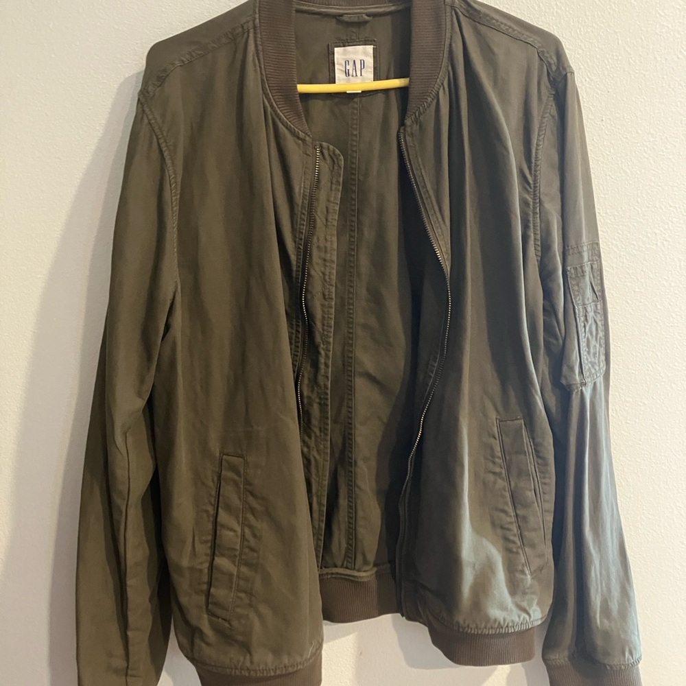 GAP Men’s Bomber Jacket Olive Green Lightweight Varsity Style